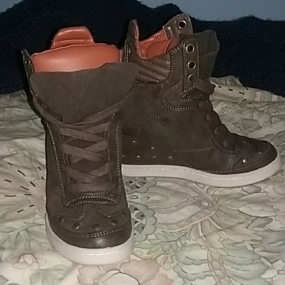 Report sneaker wedges